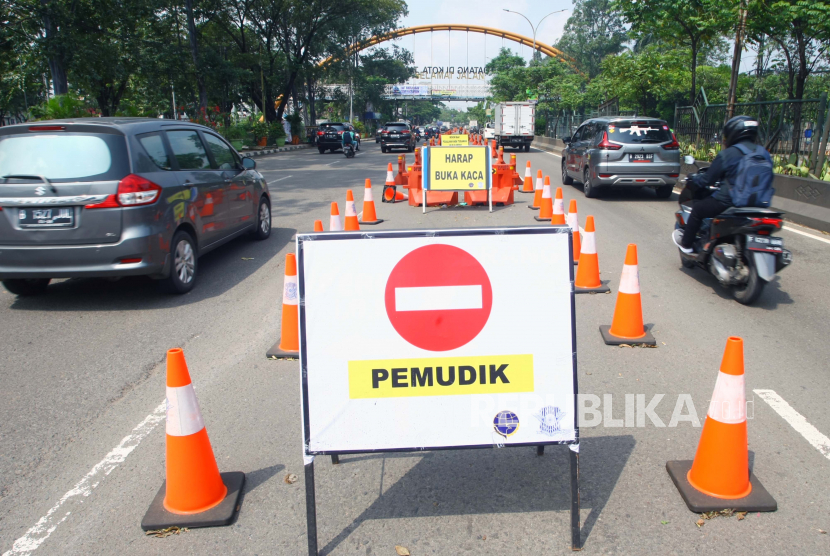 Ilustrasi. Polresta Tangerang, Polda Banten, melakukan penyekatan di beberapa titik perbatasan wilayah untuk pengamanan aksi unjuk rasa Badan Eksekutif Mahasiswa (BEM) dan organisasi mahasiswa lainnya yang digelar pada Senin (11/4/2022) hari ini.