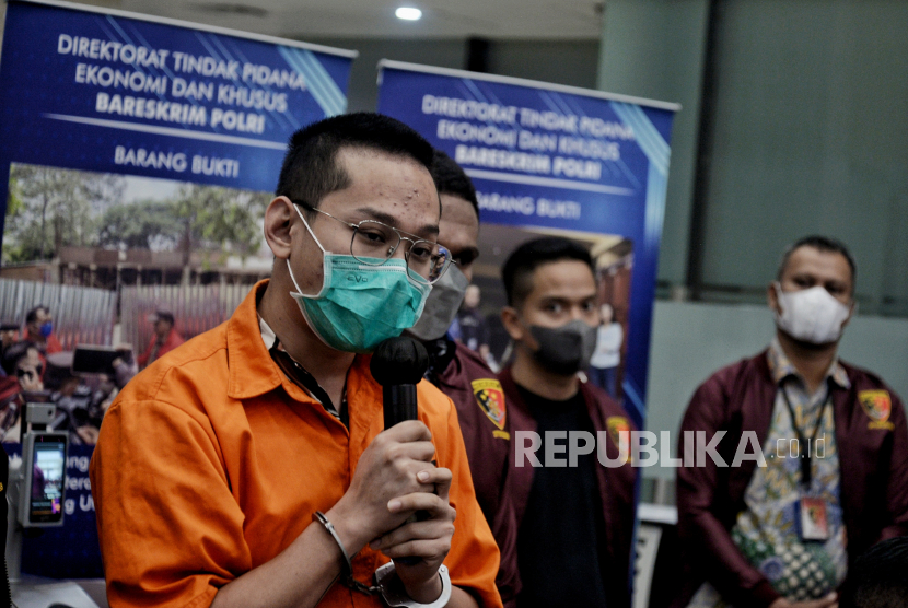 Tersangka kasus dugaan investasi ilegal melalui aplikasi binomo, Indra Kesuma atau Indra Kenz (ilustrasi)