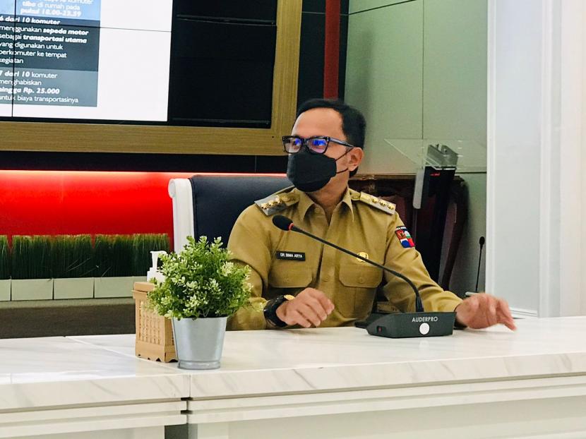 Wali Kota Bogor Bima Arya Sugiarto mendorong uang yang disisihkan untuk buka bersama (bukber) oleh pegawai di lingkungan pemerintahannya diberikan kepada warga yang membutuhkan melalui gerakan