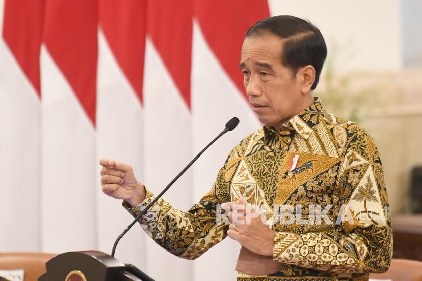 Presiden Joko Widodo. Presiden Joko Widodo (Jokowi) menolak permintaan bantuan persenjataan dari Presiden Ukraina Volodymyr Zelenskyy.