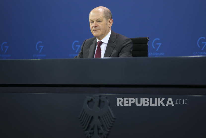 Kanselir Jerman Olaf Scholz mengatakan Presiden Rusia Vladimir Putin bertanggung jawab atas kejahatan perang di Ukraina.