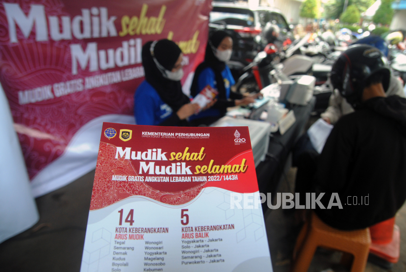 Warga mendaftar mudik gratis (ilustrasi).