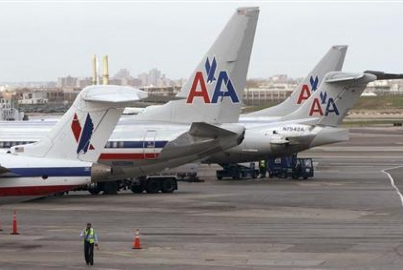 Pesawat maskapai American Airlines. Seorang perempuan asal California menghadapi sejumlah tuntutan setelah konflik dengan staf maskapai American Airlines dalam insiden yang terjadi pada Selasa (19/4/2022).