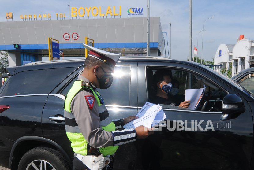 Mudik pakai mobil pribadi, ilustrasi