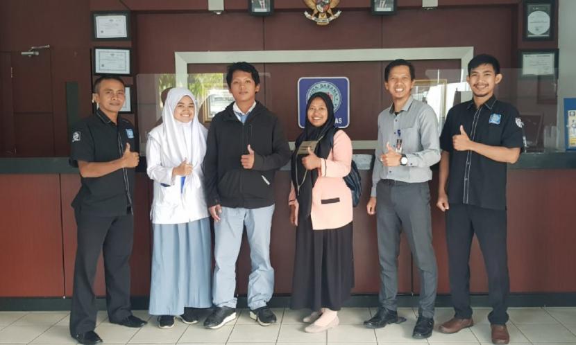 Universitas BSI (Bina Sarana Informatika), memiliki peranan dalam peningkatan ilmu, kompetensi dan pengetahuan para pelajar. Dalam peranan tersebut, penerimaan siswa OJT menjadi salah satu program yang telah memberikan manfaat ke para siswa sekolah, khususnya Sekolah Menengah Kejuruan (SMK).