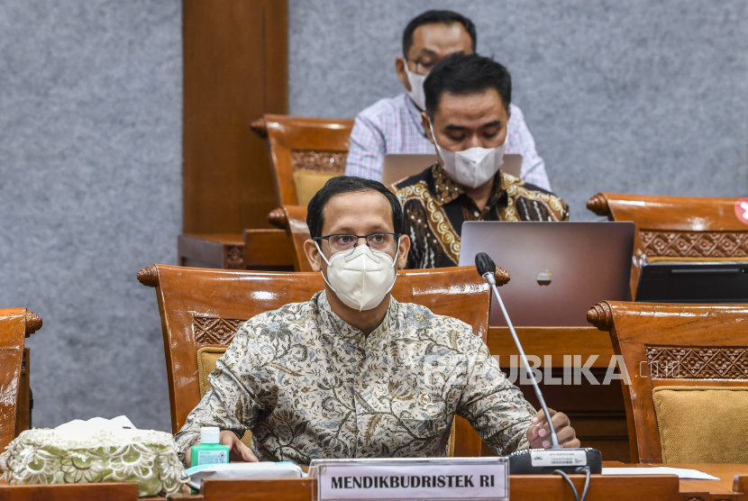 Menteri Pendidikan, Kebudayaan, Riset, dan Teknologi Nadiem Makarim,  menilai budaya bisa menjadi salah satu instrumen solusi hadapi dampak pandemi Covid-19