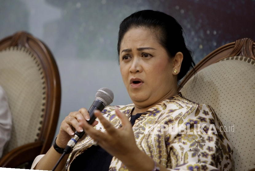 Pengamat Militer Connie Rahakundini Bakrie persoalan Rusia dan Ukraina merupakan urusan Persatuan Bangsa-Bangsa (PBB). Karena itu, Indonesia harus menolak upaya penggiringan yang dilakukan Amerika Serikat dan negara barat untuk mengambil sikap terkait konflik antara Rusia dan Ukraina.