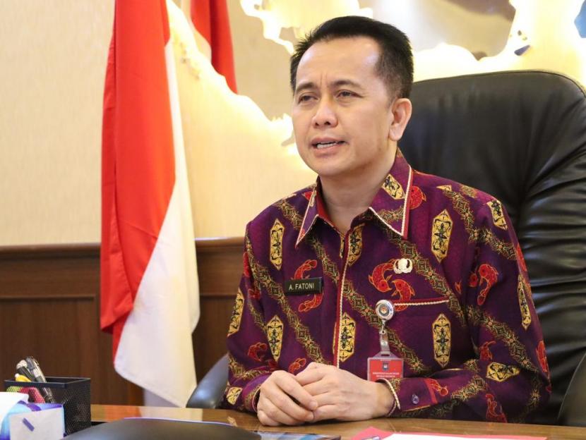 Direktur Jenderal Bina Keuangan Daerah Kementerian Dalam Negeri (Kemendagri) Agus Fatoni mengatakan, melonjaknya simpanan pemerintah daerah (pemda) di bank karena pendapatan daerah naik. Hal ini disampaikannya menanggapi temuan Kementerian Keuangan (Kemenkeu) bahwa ada lonjakan simpanan dana pemda di bank yang mencapai Rp 202,35 triliun per Maret 2022.