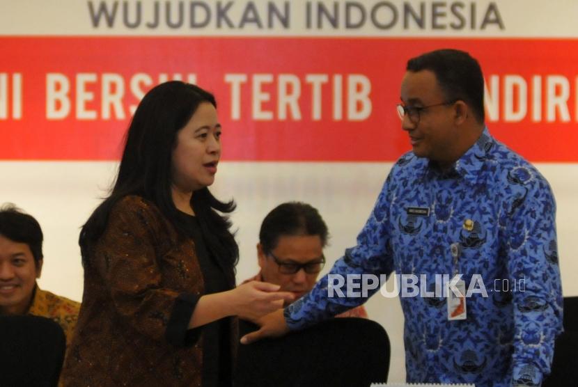 Puan Maharani berbincang Anies Baswedan. Keduanya difavoritkan menjadi pasangan Pilpres 2024 berdasarkan hasil survei IndEX Research. (ilustrasi)