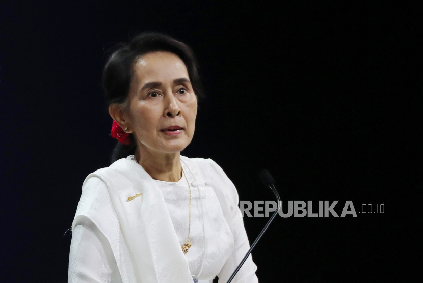 Pengadilan Myanmar yang dikuasai militer menjatuhkan hukuman lima tahun penjara kepada pemimpin terguling Aung San Suu Kyi pada Rabu (27/4/2022).