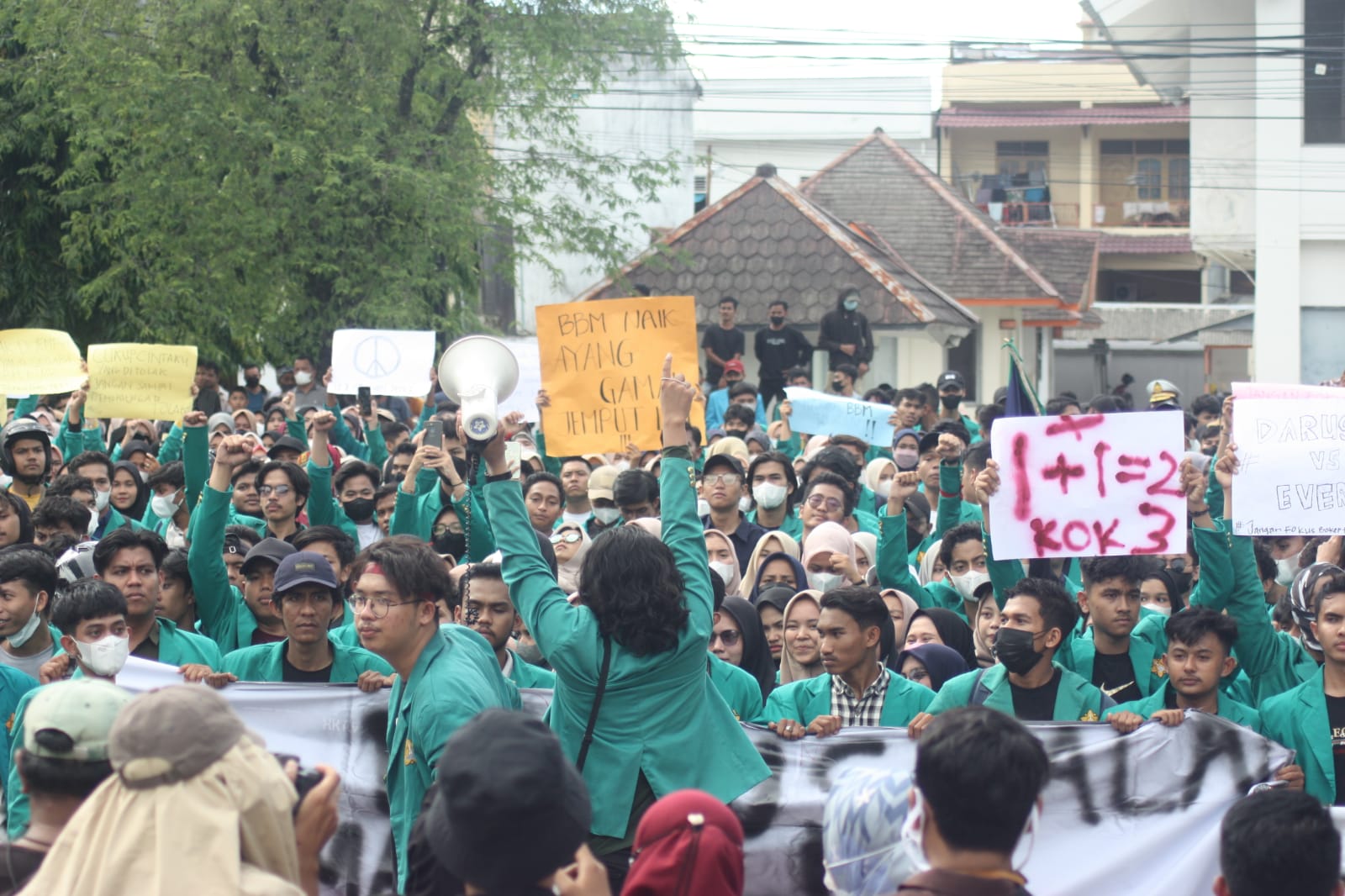 Sampaikan Tuntutan Demo, Mahasiswa Masih Tunggu Tanda Tangan Gubernur Aceh