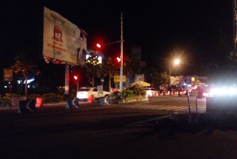Simpang Gadog: Kapolres Bogor AKBP Iman Imanuddin saat ditemui di Simpang Gadog menuturkan, petugas akan membuka arus balik dari arah Puncak menuju Jakarta hingga batas waktu yang belum bisa tentukan.