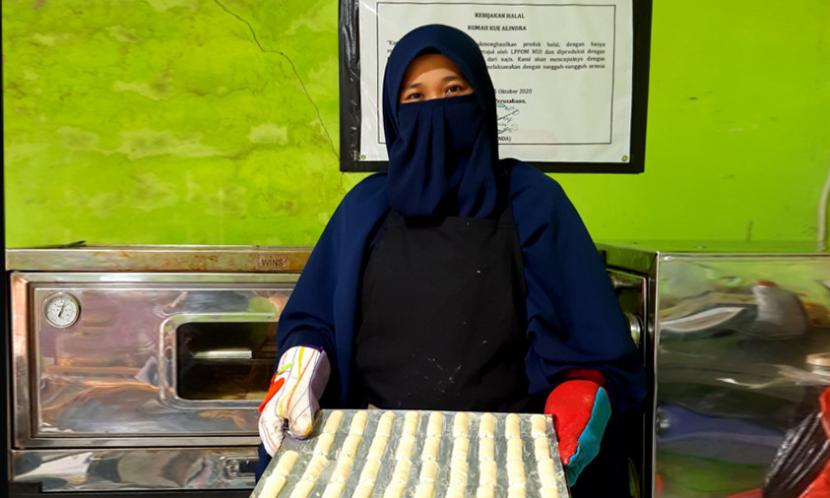 Malinda merupakan alumni Universitas BSI (Bina Sarana Informatika) kampus Pontianak yang kini menikmati hidupnya menjadi IRT, sejak tahun 2016