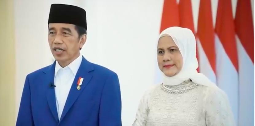 Presiden Joko Widodo (Jokowi) beserta Ibu Iriana Jokowi menyampaikan ucapan selamat hari raya Idulfitri 1443 Hijriah.