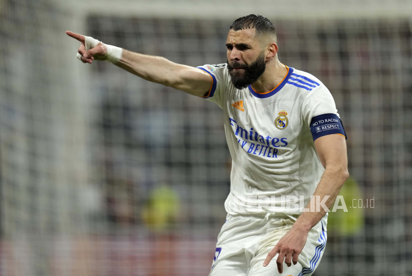 Pesepakbola Prancis Karim Benzema menggugat seorang politisi sayap kanan karena mengaitkannya dengan ekstremisme Islam.