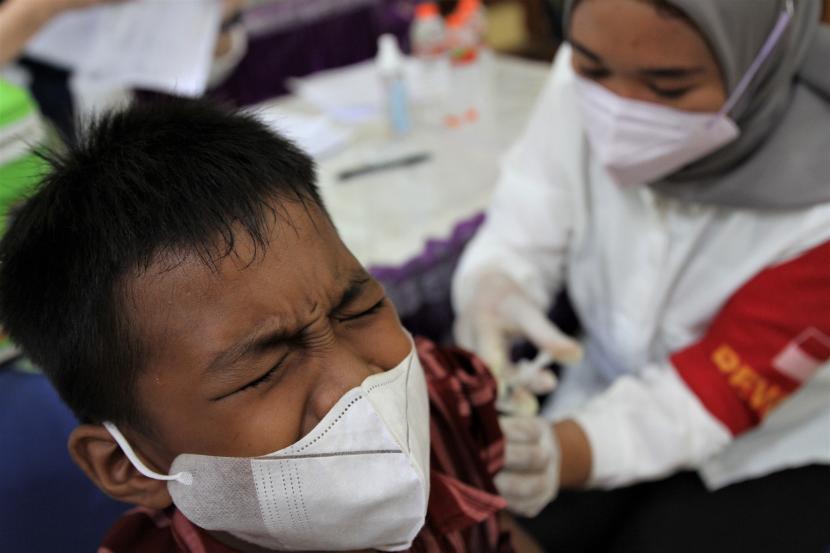 Manfaatkan Musim Liburan, Polisi Gelar Vaksinasi di Tempat Wisata (ilustrasi).