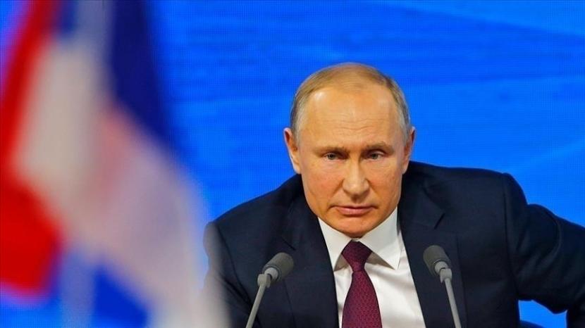 Presiden Rusia Vladimir Putin menandatangani dekrit pada Selasa (3/5/2022) yang memberlakukan tindakan ekonomi pembalasan sebagai tanggapan atas tindakan