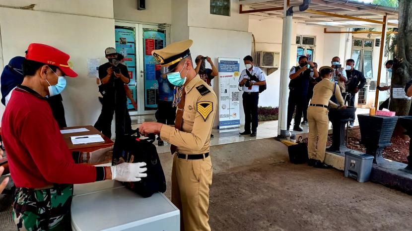 Mahasiswa Sekolah Tinggi Ilmu Pelayaran (STIP) Jakarta.