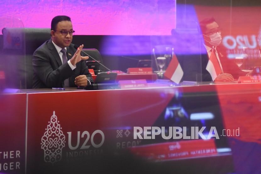 Gubernur DKI Jakarta Anies Baswedan (kiri). Ketua Fraksi PSI menyindir Gubernur DKI Jakarta Anies Baswedan yang mengunjungi Eropa