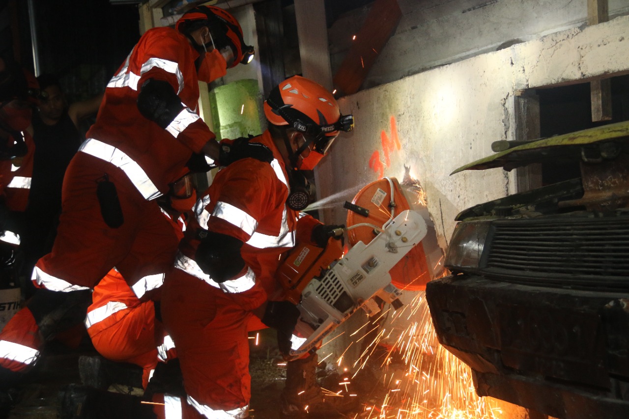 Basarnas Banda Aceh Gelar Simulasi Pencarian dan Pertolongan Beregu di Bangunan runtuh