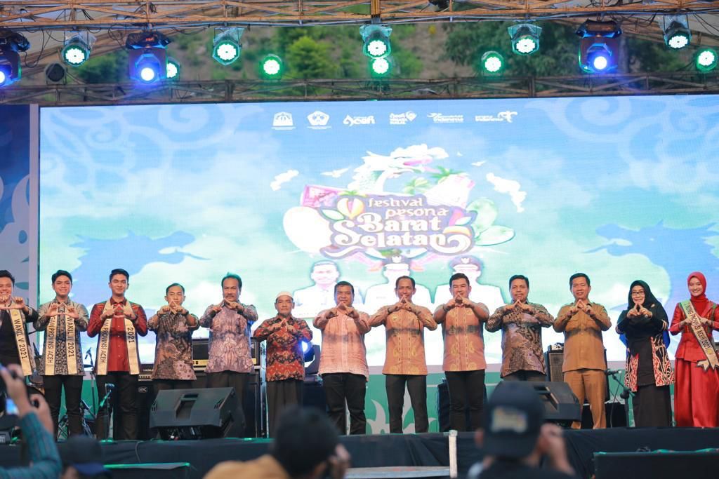 Resmi Dibuka, Festival Pesona Barat Selatan Berlangsung Meriah