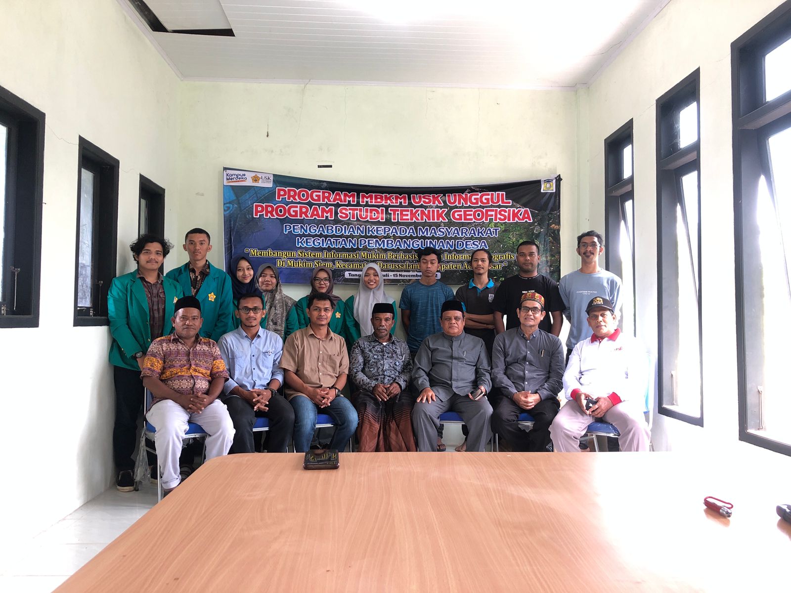 Gelar MBKM di Mukim Siem, Mahasiswa Geofisika Ajak Warga Gunakan SIG