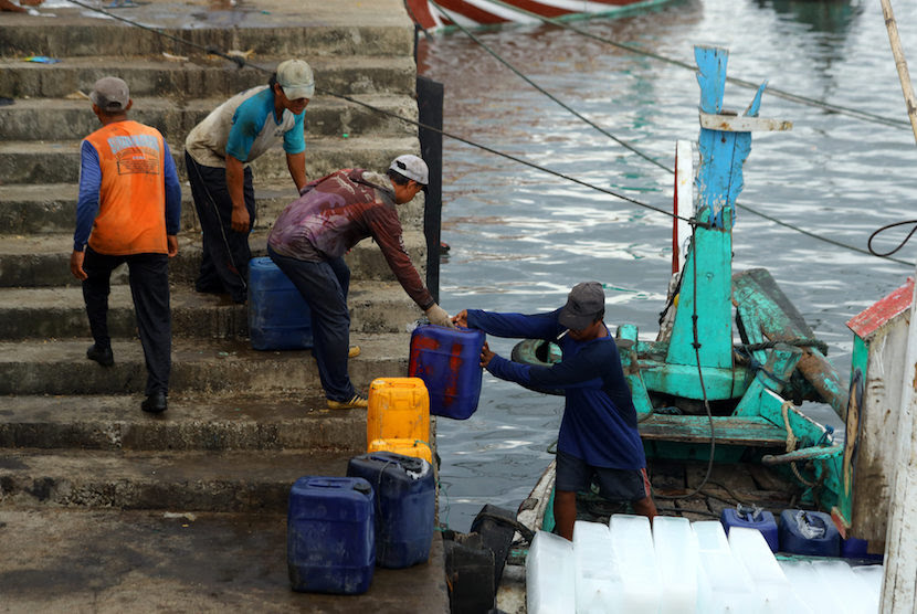 Pj Bupati Aceh Besar Surati Pertamina, Minta Kuota BBM Nelayan Pulo Aceh Ditambah