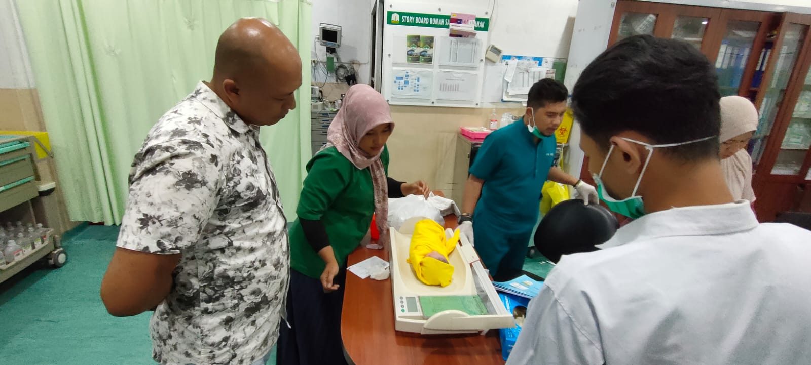 Warga Lam Ara Temukan Bayi di Depan Rumah Kadus, Polisi Lakukan Penyelidikan