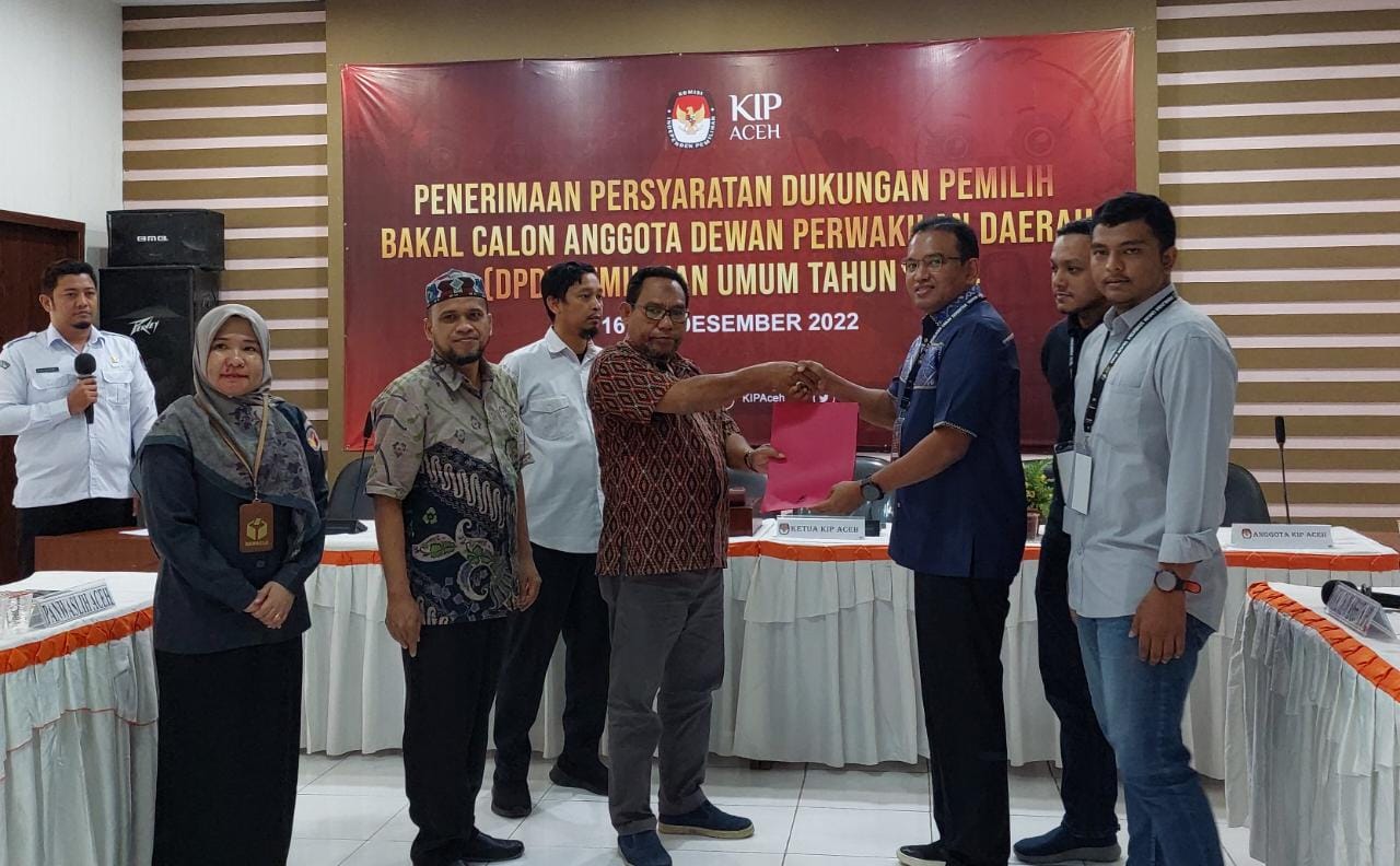 Serahkan Syarat Dukungan, Sayed Muhammad Muliady Daftar Bacalon DPD ke KIP Aceh