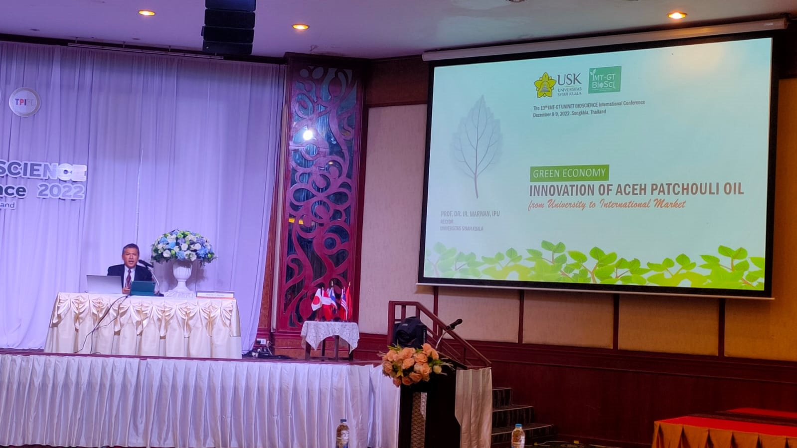 Rektor USK Prestasi Nilam di Konferensi Internasional IMT-GT Thailand