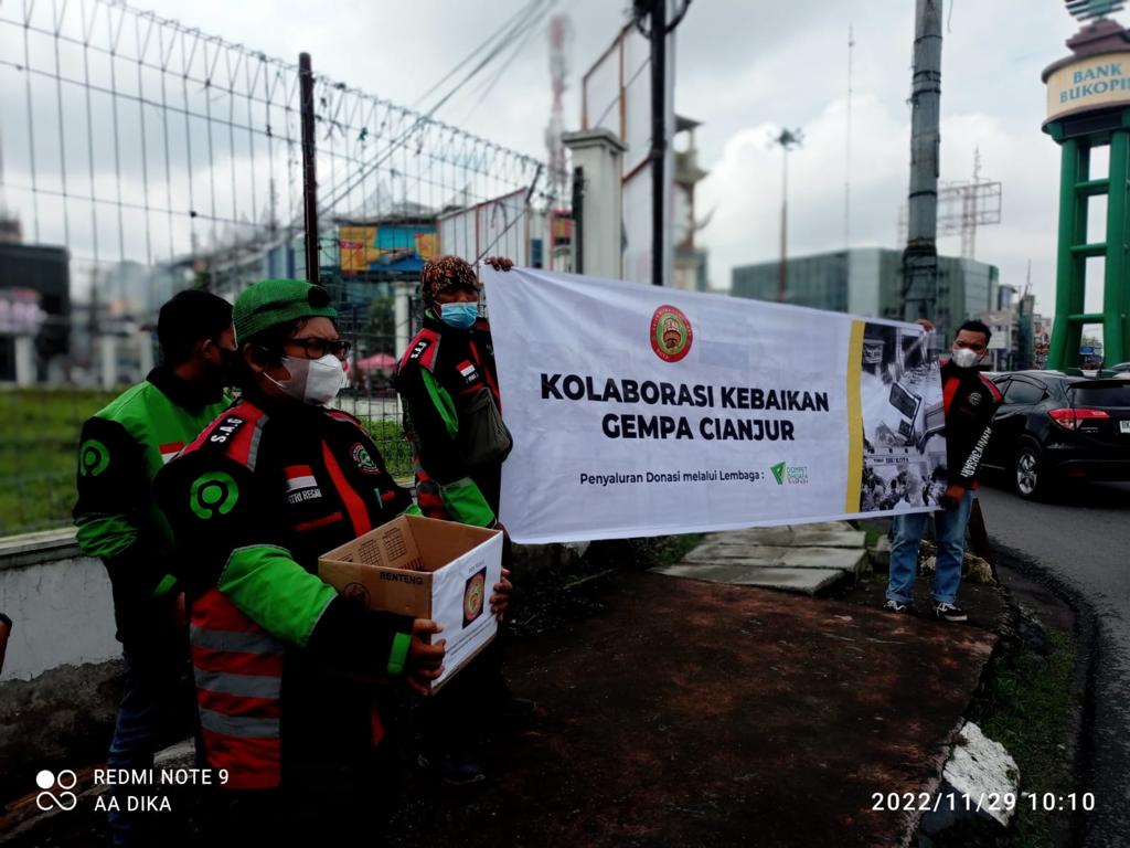 Gojek Mitra Kamtibmas Medan Serahkan Bantuan ke DDW untuk Korban Gempa Cianjur
