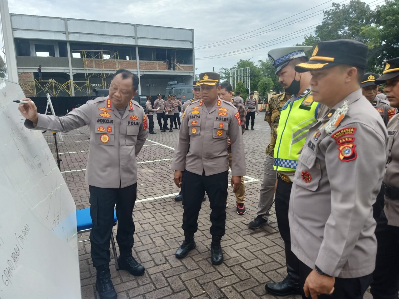 Polisi Gelar Apel Persiapan Pengamanan Kunker Anies, Anggota Dilarang Bawa Senpi