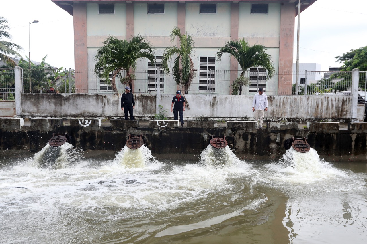 Langkah Sigap Bakri Siddiq Antisipasi Banjir, Cek Rumah Pompa Hingga Bersihkan Drainase