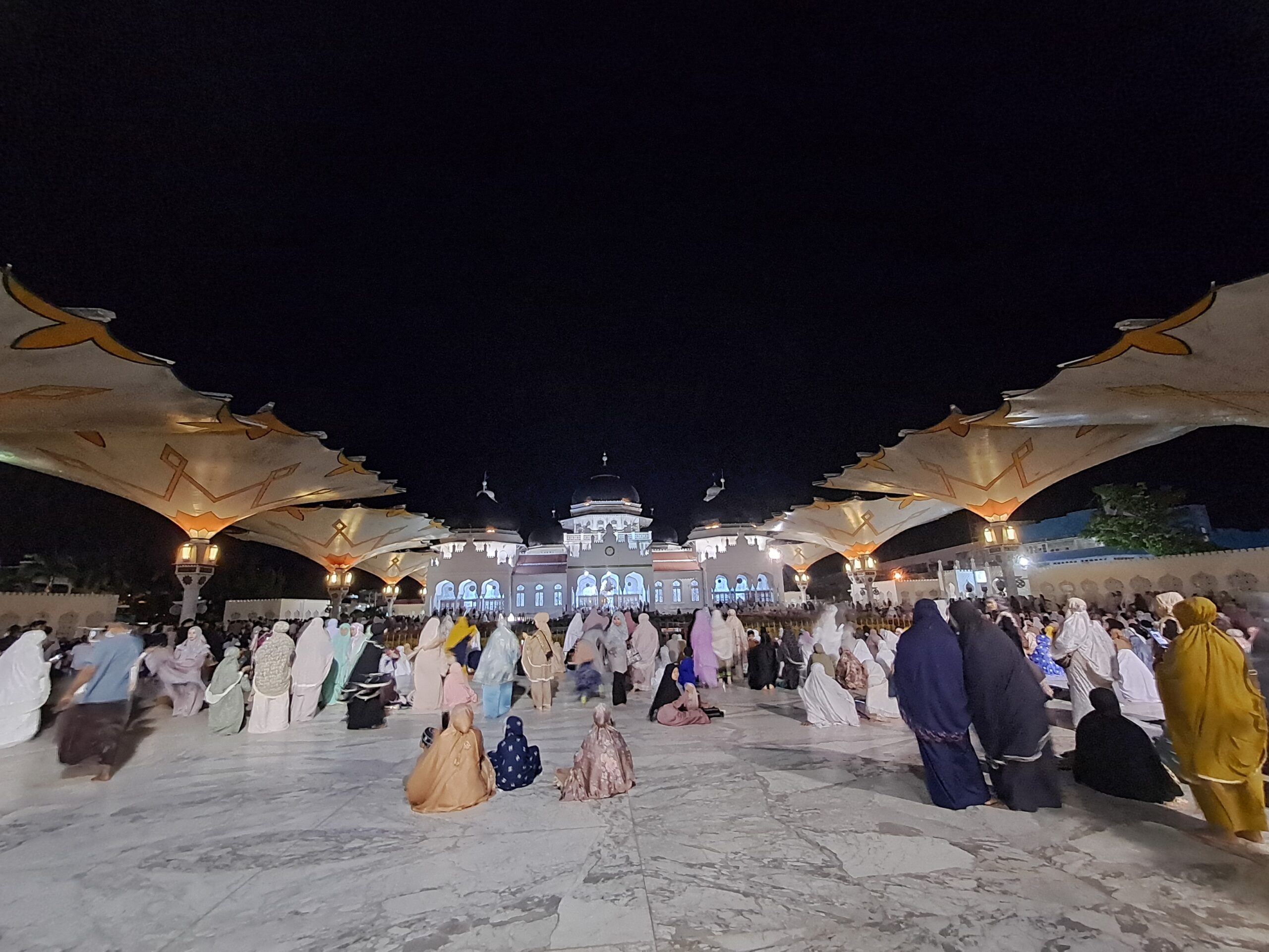 Tarawih Perdana, Jemaah Padati Masjid Raya Baiturahman 