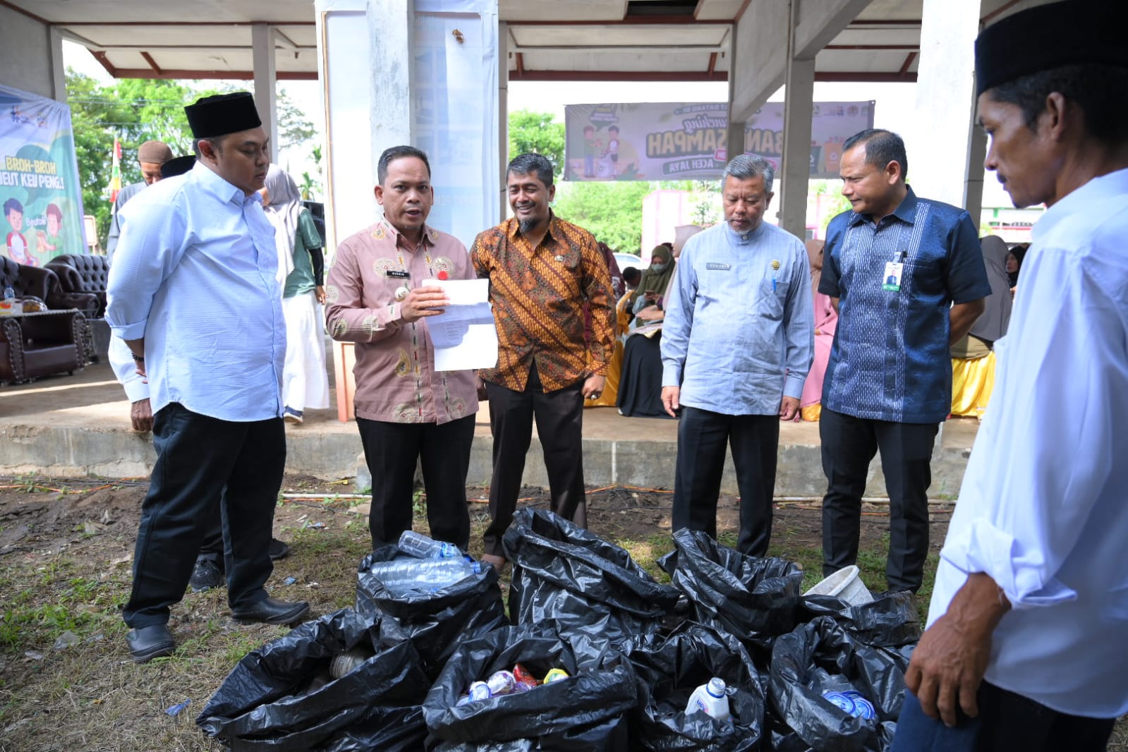 Pj Bupati Aceh Jaya Ajak Warga Jadikan Sampah Sumber Pendapatan Ekonomi