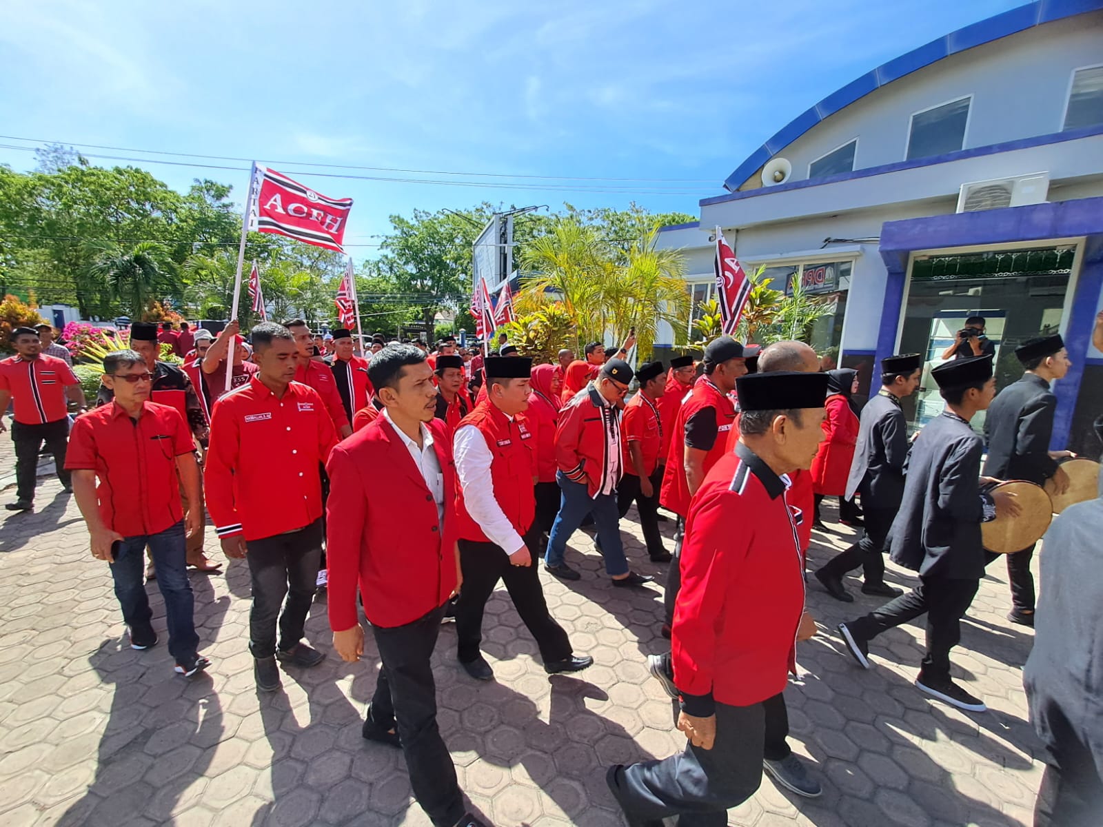 Diwarnai Wajah Baru, PA Resmi Daftarkan Bacaleg DPRA ke KIP Aceh