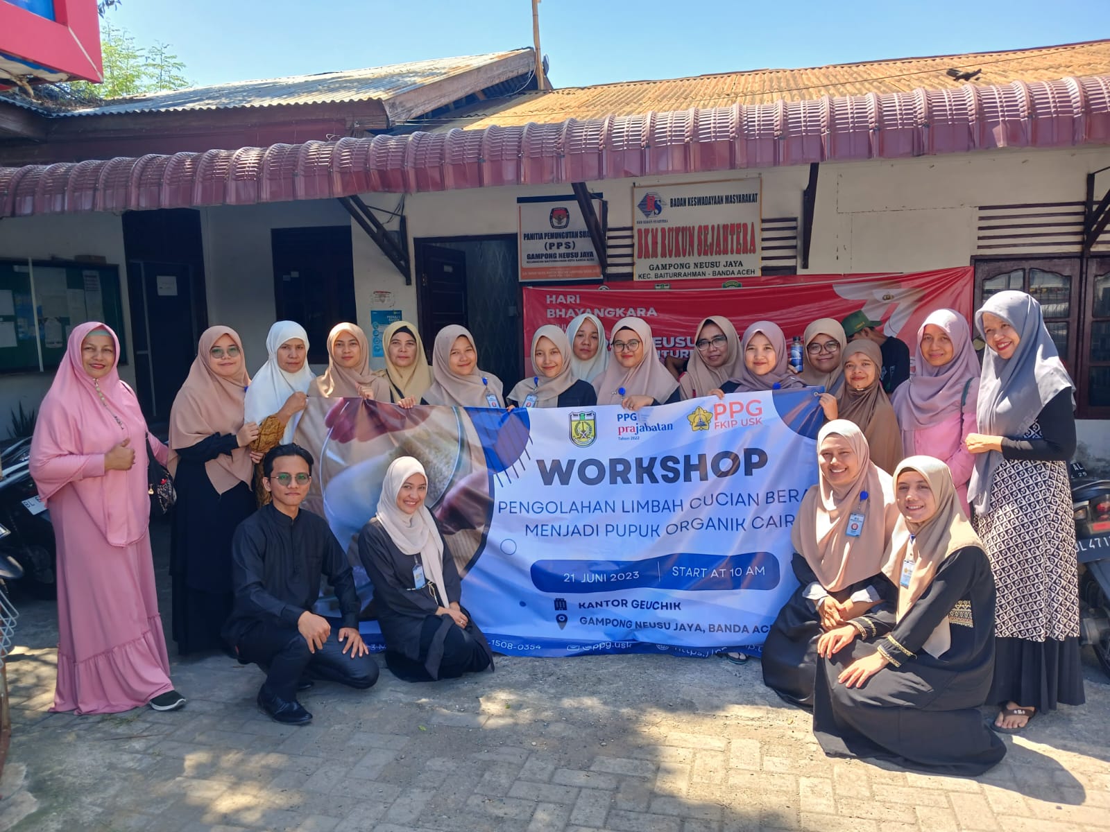 Mahasiswa PPG USK Gandeng Ibu-ibu PKK Manfaatkan Limbah Cucian Beras