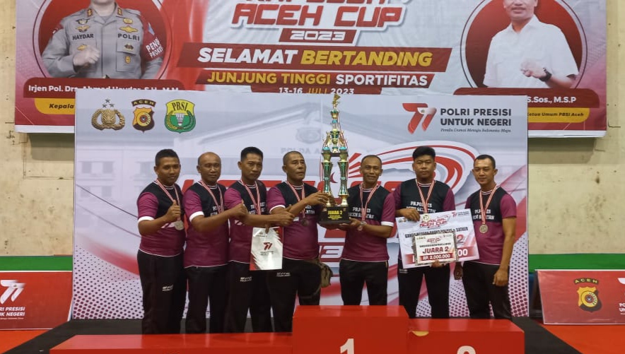 Tim Beregu Bulutangkis Polres Aceh Selatan Raih Medali dalam Turnamen Badminton Kapolda Aceh Cup