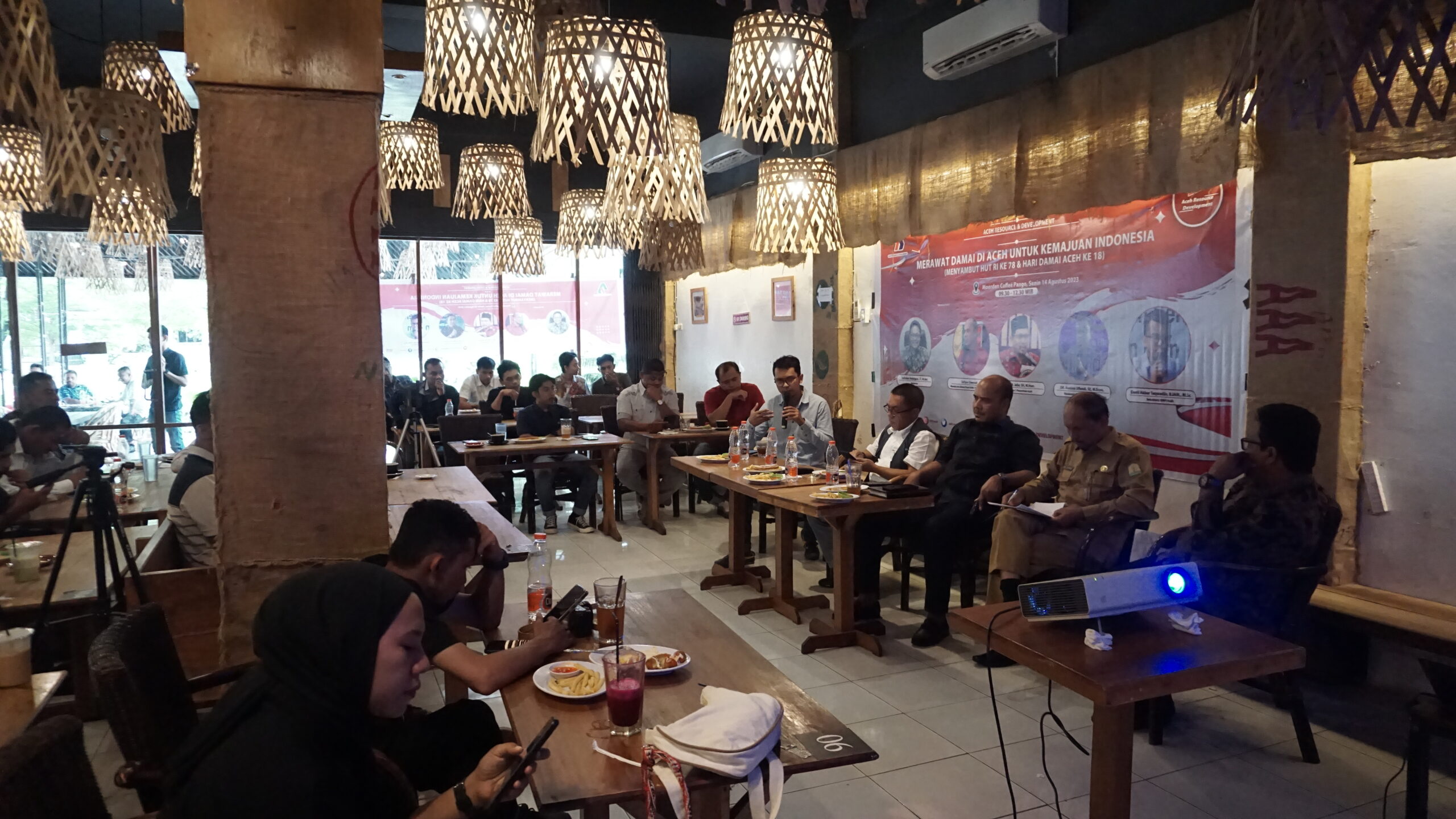Ekonomi Garis Utama Menjaga Perdamaian