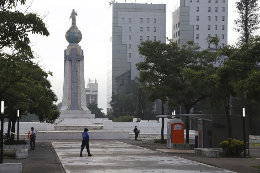 Suasana di Las Americas Square, San Salvador, El Salvador, 7 September 2021.