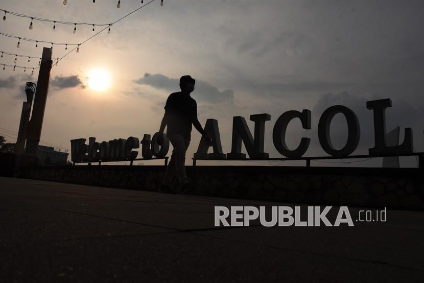 Pengunjung berwisata di Taman Impian Jaya Ancol, Jakarta Utara (ilustrasi).