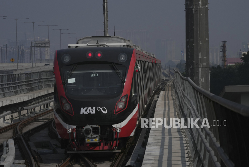 A Light Rapid Transit (LRT)