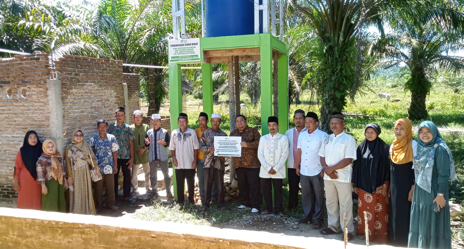 DD Waspada Serah Terima Wakaf Sumur di Desa Rawa Makmur Tapteng