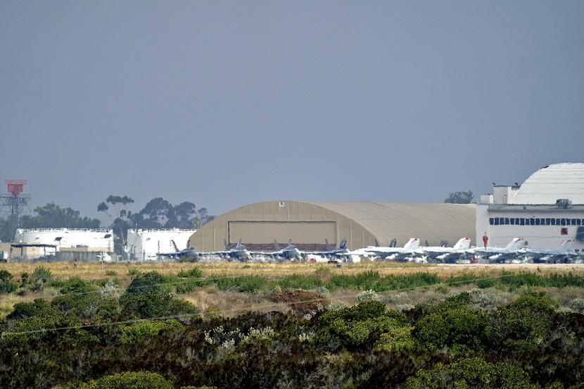 Pangkalan Udara Korps Marinir Miramar (MCAS) yang ditampilkan pada Jumat, 25 Agustus 2023, di San Diego, tampaknya telah menutup sementara operasi udara. Seorang pilot Korps Marinir tewas dalam kecelakaan jet tempur di dekat pangkalan militer San Diego. (Nelvin C. Cepeda/The San Diego Union-Tribune melalui AP)