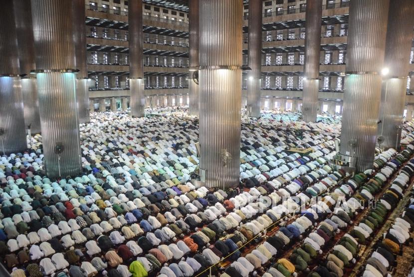 Jokowi beryukur banyak warga Indonesia mengimani Tuhan.