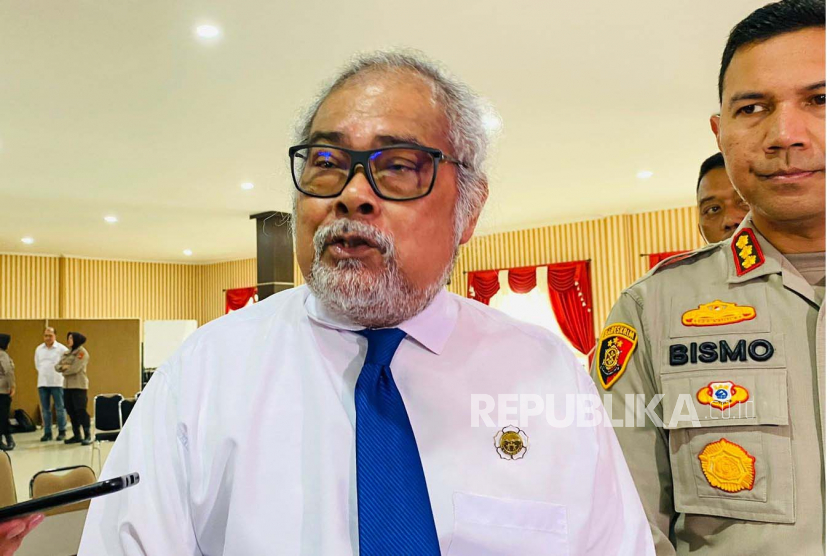 Ketua Komisi Nasional Perlindungan Anak Indonesia, Arist Merdeka Sirait, ketika diwawancara terkait usul revisi sistem perundang-undangan anak, Jumat (19/5/2023).