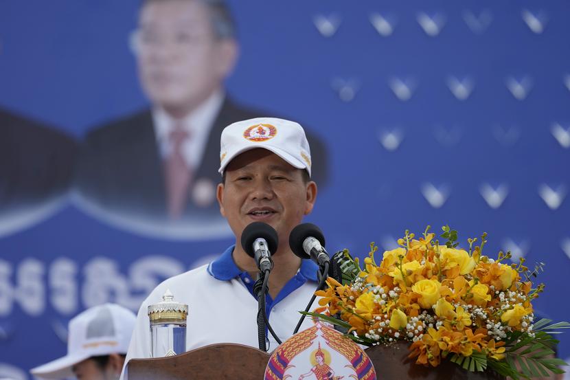 Perdana menteri Kamboja yang baru, Kitti Tesaphibal Hun Manet menerima kunjungan Menteri Luar Negeri (Menlu) Cina Wang Yi, Ahad (13/8/2023).