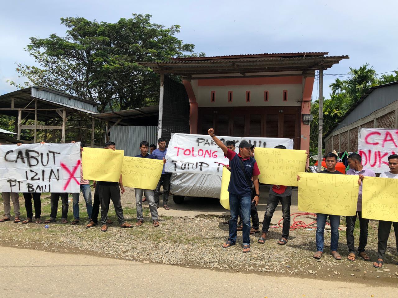 Masyarakat Kluet Tengah Demo Tolak Perusahaan Tambang