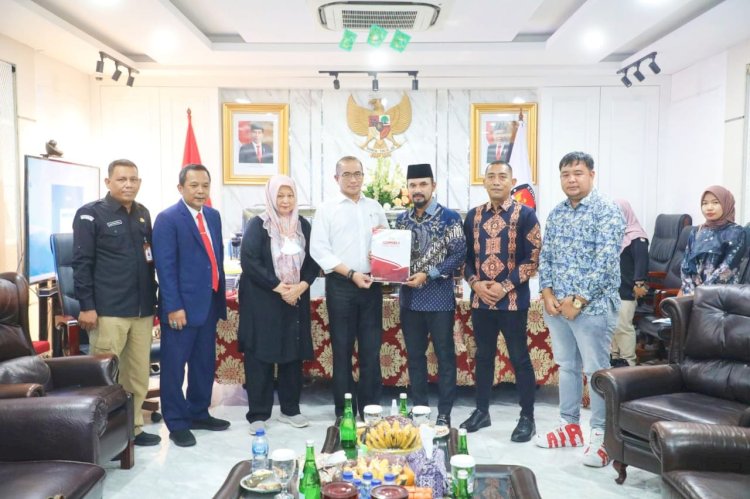 DPRA Serahkan Berkas Tujuh Komisioner KIP Aceh ke KPU RI