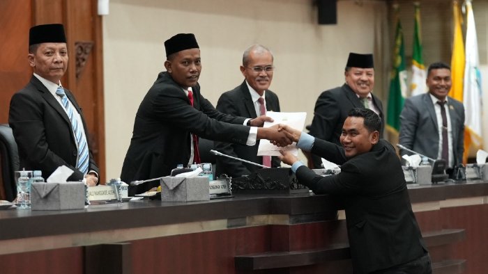 DPRA Gelar Rapat Paripurna Penyampaian Pendapat Badan Anggaran